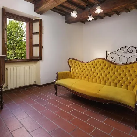 Casale Il Torchio 12&4, Emma *